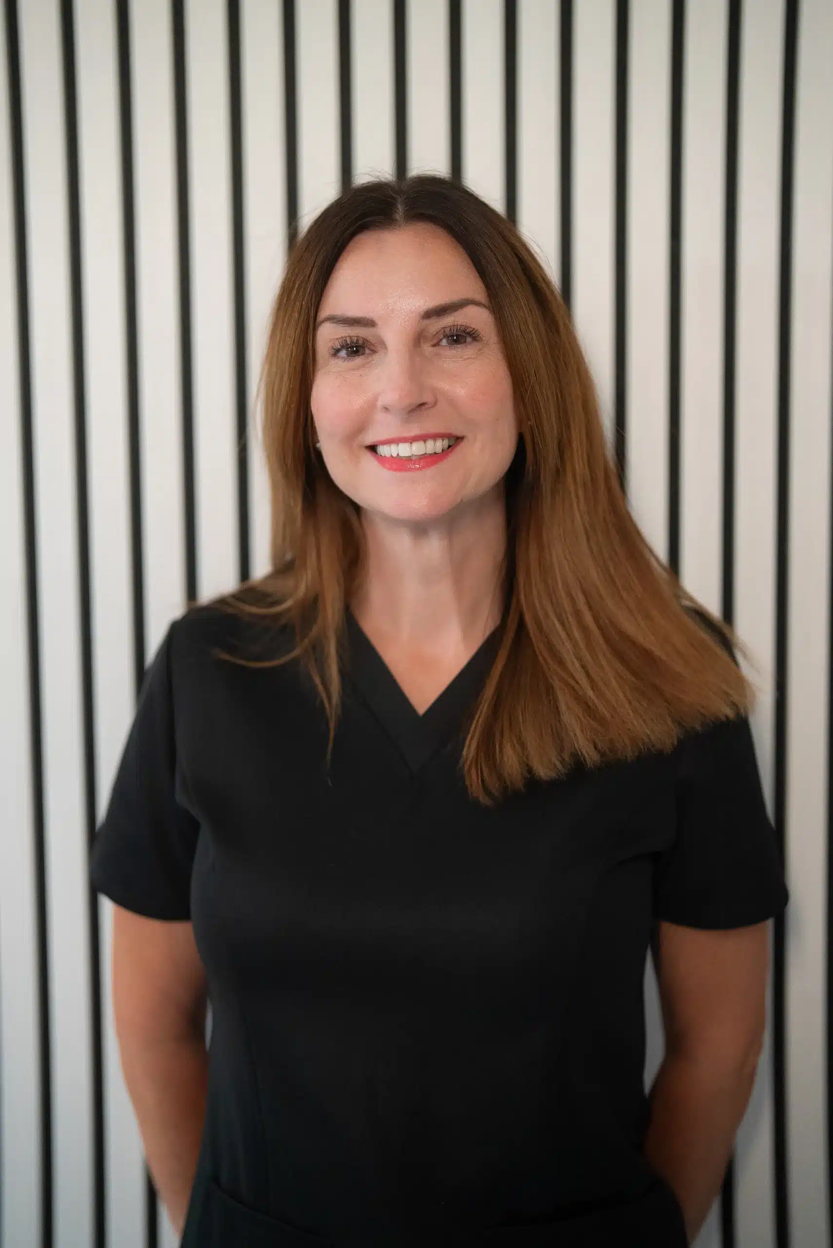 Practitioner Lisa at glowing by leah